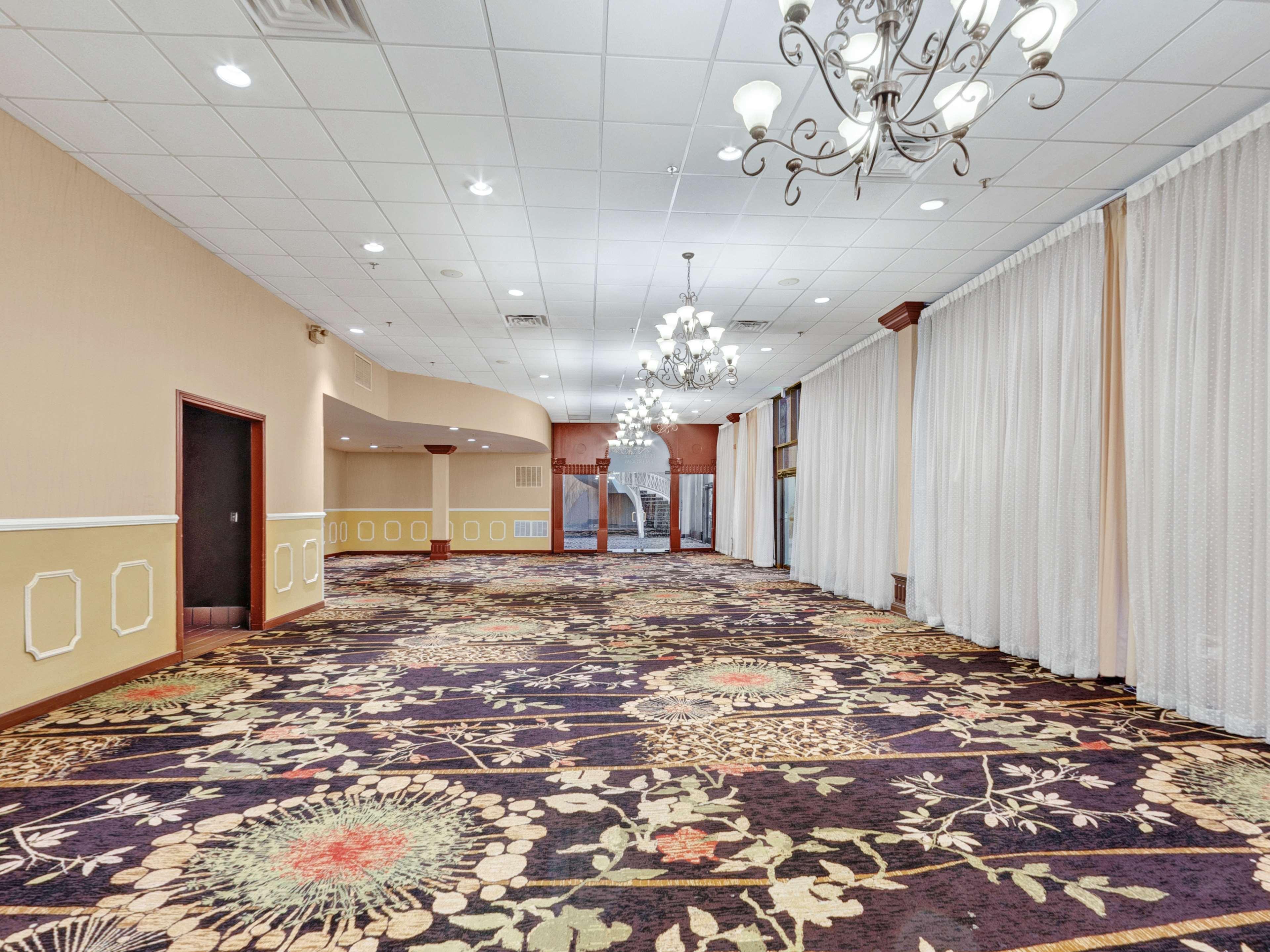 Doubletree By Hilton Charlottesville Extérieur photo