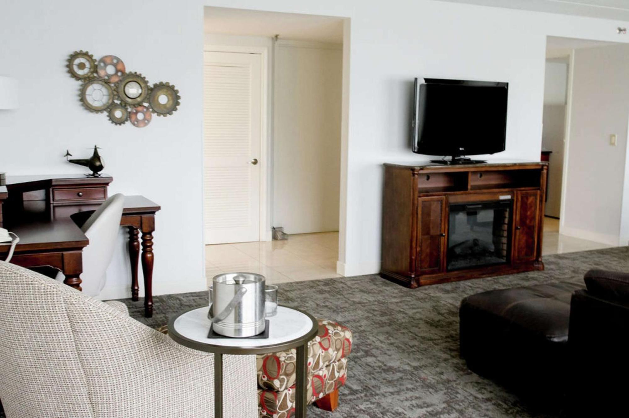 Doubletree By Hilton Charlottesville Extérieur photo