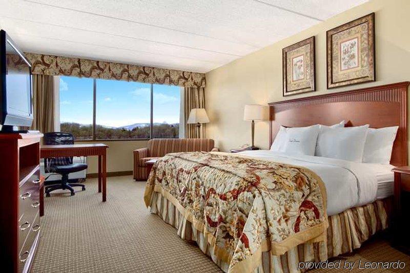 Doubletree By Hilton Charlottesville Chambre photo