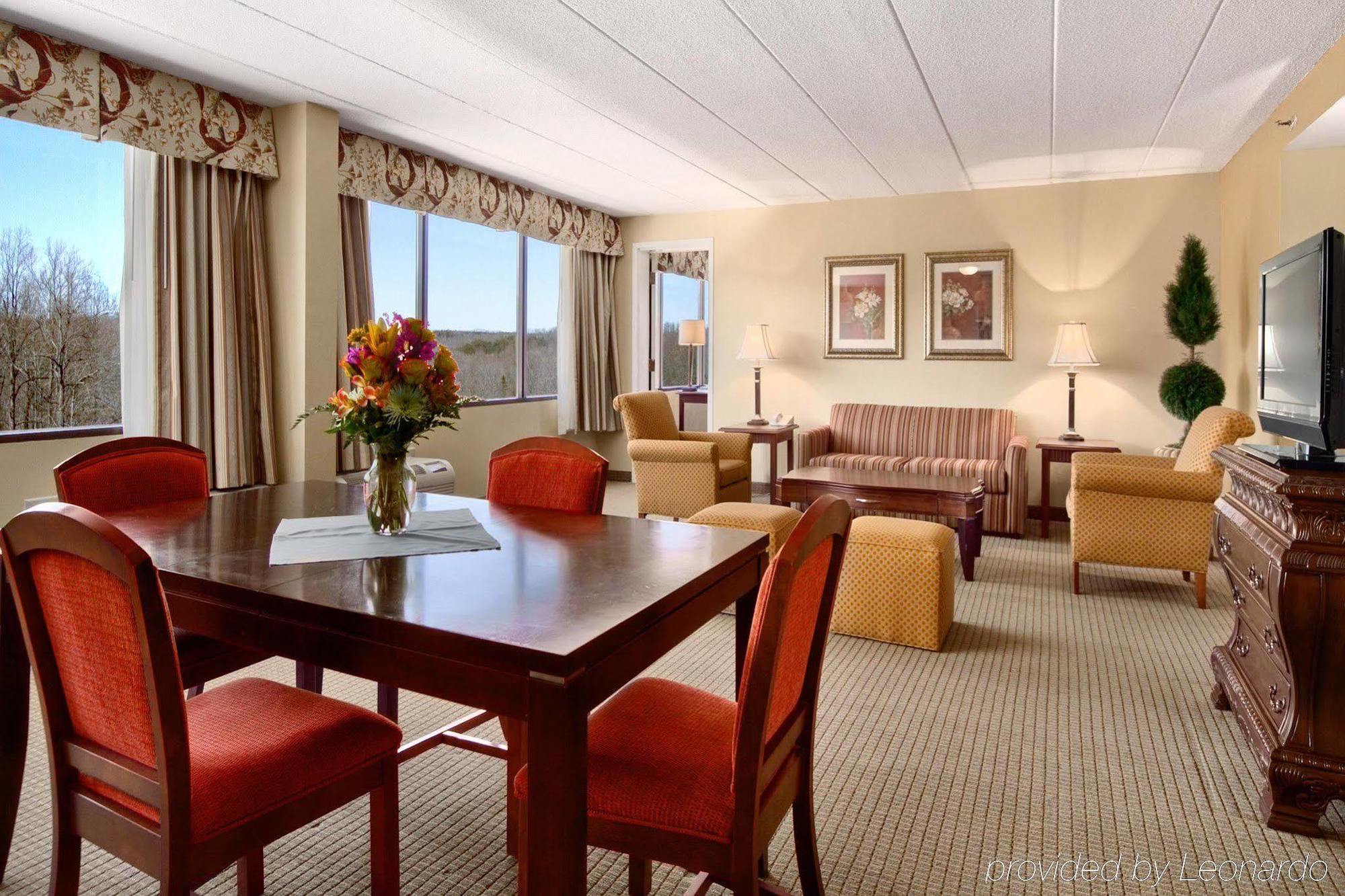 Doubletree By Hilton Charlottesville Chambre photo