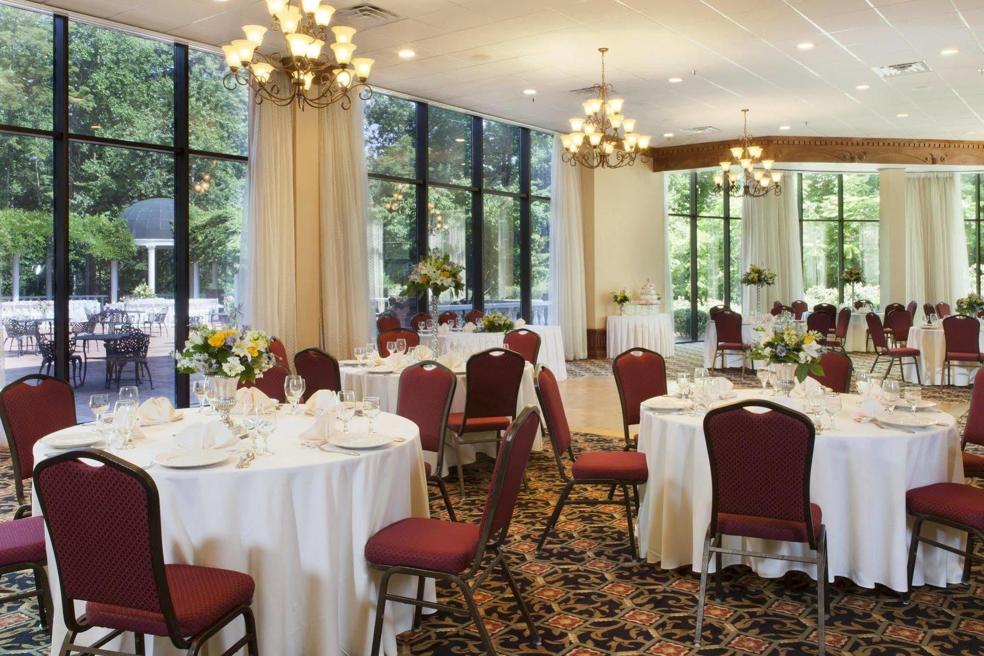 Doubletree By Hilton Charlottesville Extérieur photo